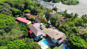 Oceans Hostal